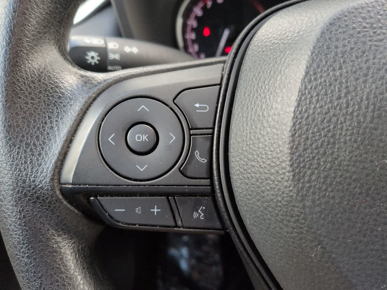 Certified 2025 Toyota RAV4 XLE FWD image 22