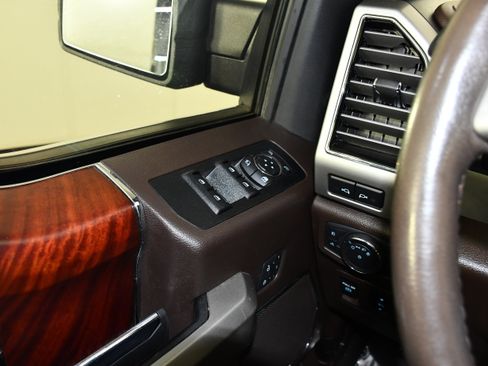 Used 2020 Ford F150 King Ranch w/ Equipment Group 601A Luxury AWD/4WD image 39