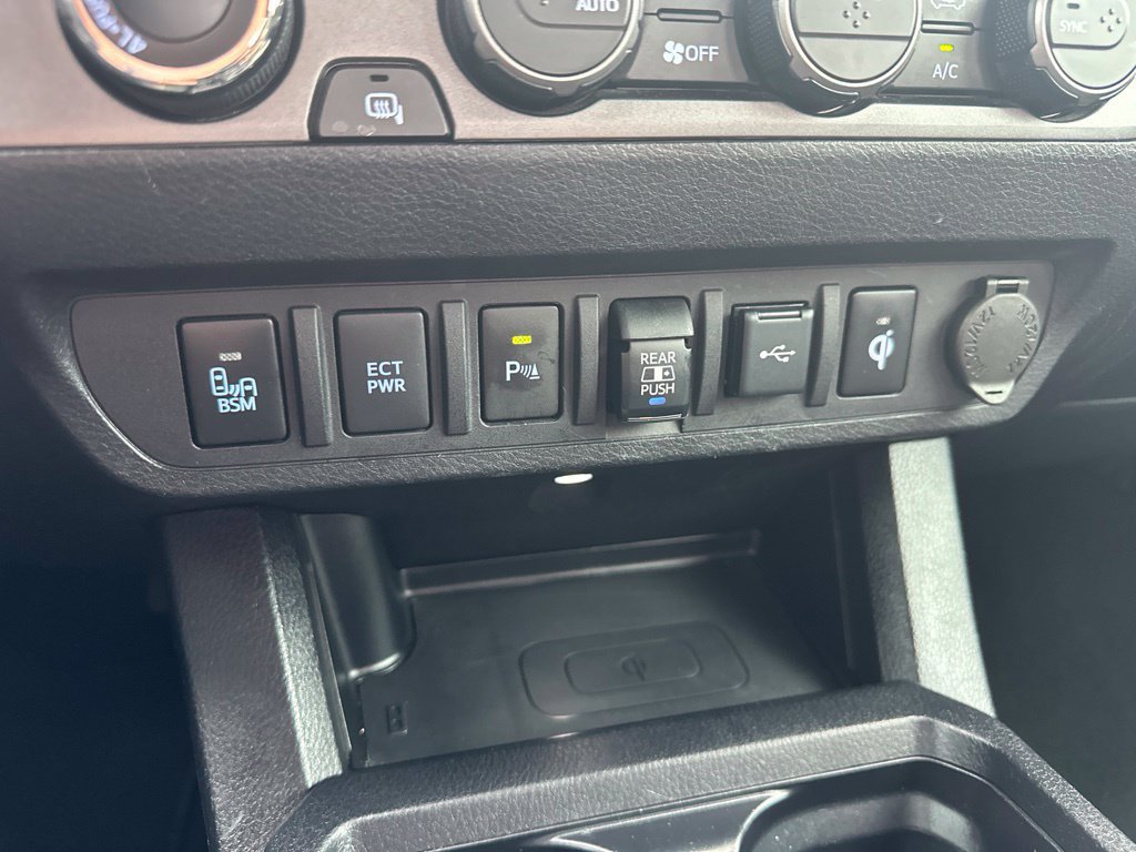 Used 2020 Toyota Tacoma TRD Off-Road w/ Advanced Technology Package AWD/4WD image 6