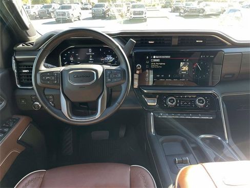 Used 2025 GMC Sierra 3500 Denali Ultimate image 13