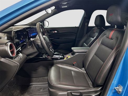 Used 2025 Chevrolet Trax RS w/ Driver Confidence Package image 18