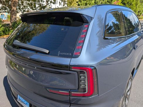 Used 2025 Volvo EX90 Ultra AWD/4WD image 23