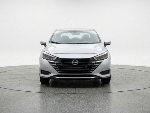 Used 2025 Nissan Versa SV FWD image 2