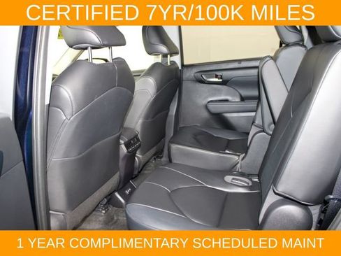 Used 2023 Toyota Highlander XLE AWD/4WD image 13