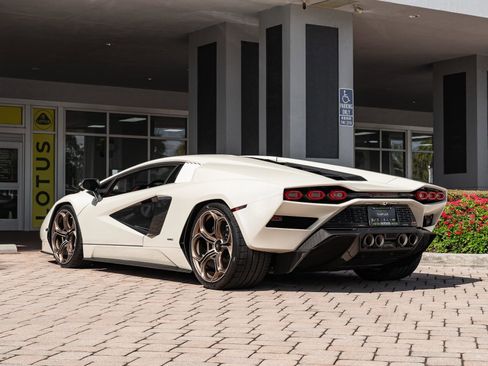 Used 2022 Lamborghini Aventador Countach image 39