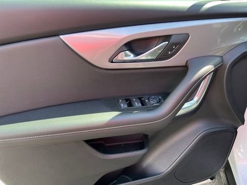 Used 2025 Chevrolet Blazer LT image 13