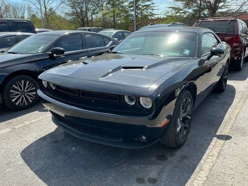 Used 2020 Dodge Challenger SXT w/ Blacktop Package image 2