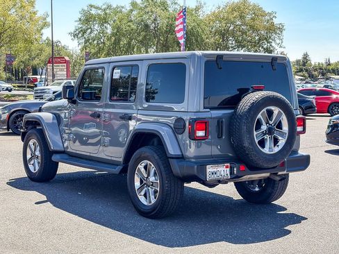 Used 2019 Jeep Wrangler Unlimited Sahara AWD/4WD image 2