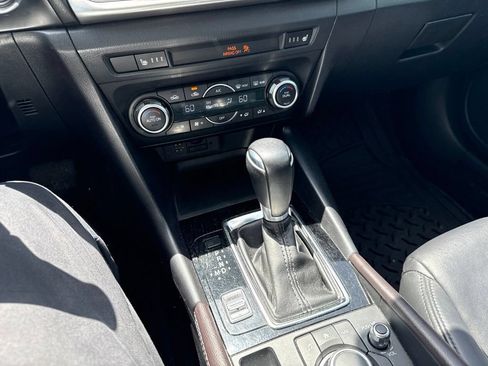 Used 2017 MAZDA MAZDA3 Touring FWD image 20