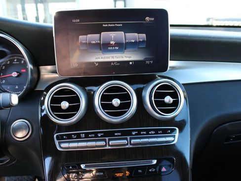 Used 2019 Mercedes-Benz GLC 300 GLC 300 image 17