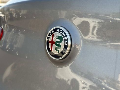 Used 2019 Alfa Romeo Stelvio image 26