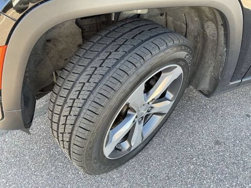 Used 2025 Jeep Grand Cherokee Limited AWD/4WD image 10