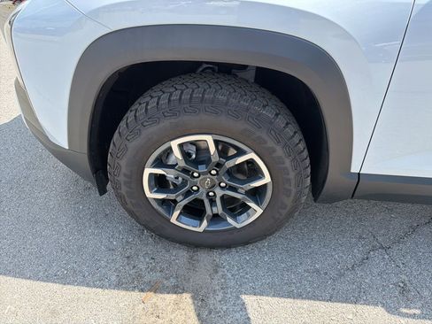 New 2026 Chevrolet Equinox ACTIV w/ Convenience Package III AWD/4WD image 9