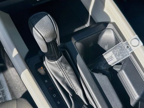 Certified 2024 Honda Accord EX image 15
