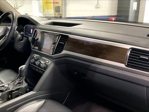Used 2022 Volkswagen Atlas SE image 14