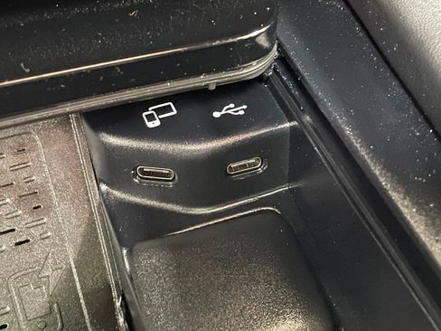 Used 2023 Mercedes-Benz GLS 580 4MATIC image 53