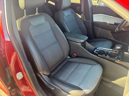 Used 2025 Chevrolet Trax LT w/ LT Convenience Package image 36