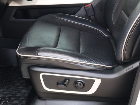 Used 2019 RAM 1500 Laramie RWD image 15