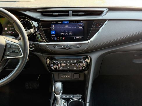Used 2020 Buick Encore GX Essence w/ Experience Buick Package AWD/4WD image 13