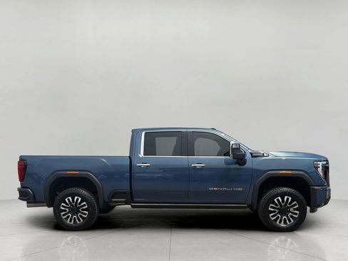 Used 2026 GMC Sierra 3500 Denali Ultimate AWD/4WD image 4