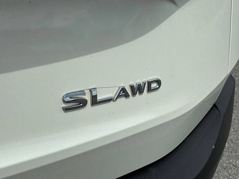 Used 2023 Nissan Rogue SL AWD/4WD image 60