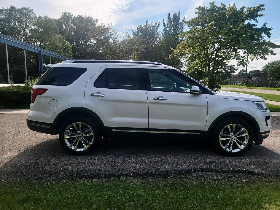 Used 2019 Ford Explorer Limited w/ Equipment Group 301A AWD/4WD image 8