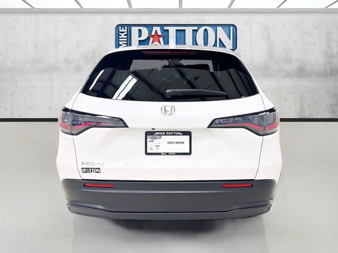 New 2026 Honda HR-V LX image 6