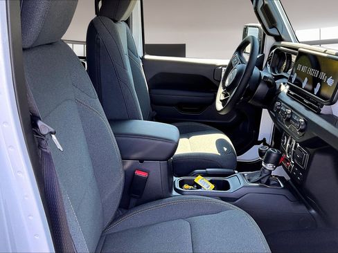 New 2025 Jeep Gladiator Willys image 11