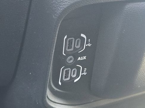 Used 2022 RAM 1500 Big Horn AWD/4WD image 29