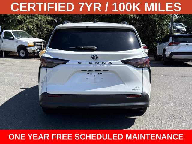 Used 2024 Toyota Sienna XLE w/ XLE Plus Package FWD image 3