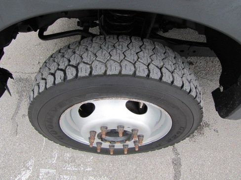 Used 2013 Ford F550 4x4 SuperCab Super Duty w/ Payload Upgrade Pkg image 27