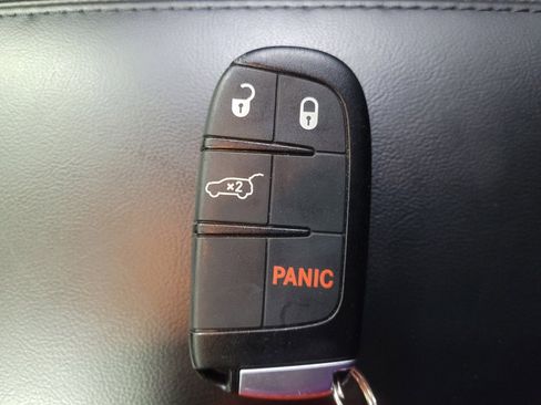 Used 2018 Jeep Grand Cherokee Laredo RWD image 32