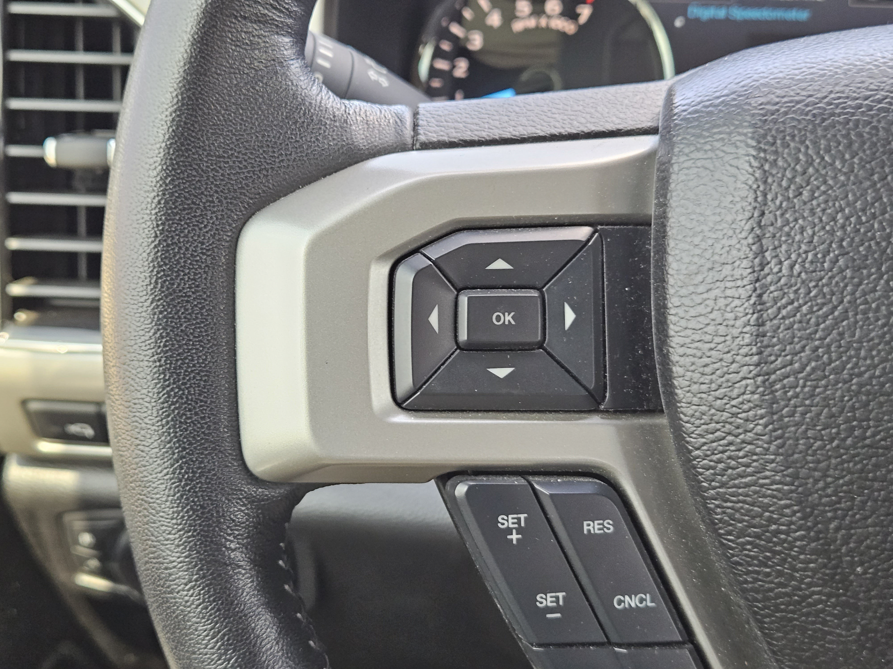 Used 2018 Ford F150 Lariat RWD image 19