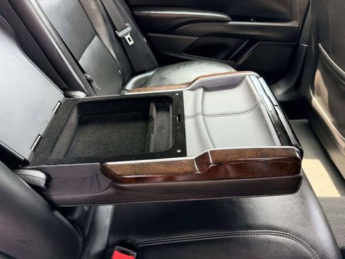 Used 2017 Cadillac XTS Luxury FWD image 25