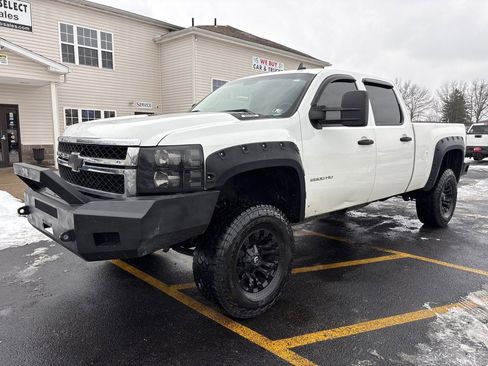 Used 2014 Chevrolet Silverado 2500 LT w/ Suspension Package, Off-Road image 2