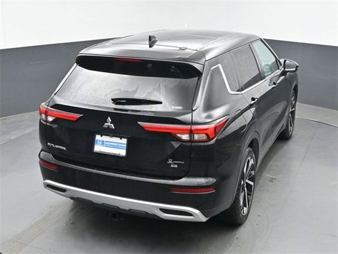 Used 2024 Mitsubishi Outlander SE image 38