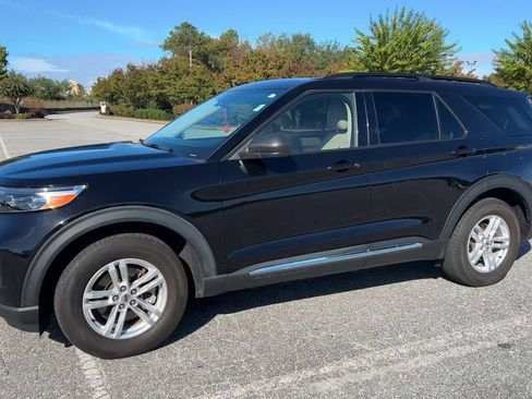 Used 2022 Ford Explorer XLT w/ Equipment Group 202A image 30