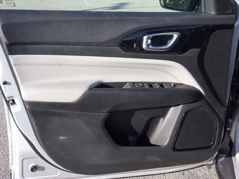 New 2026 Jeep Compass Limited image 9