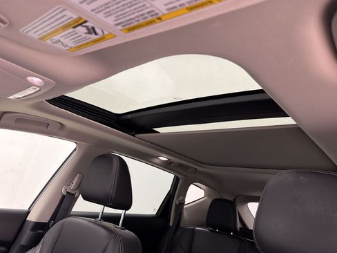 Used 2019 Nissan Murano Platinum w/ Cargo Package FWD image 24