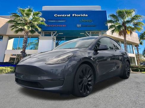 Used 2022 Tesla Model Y Performance image 9