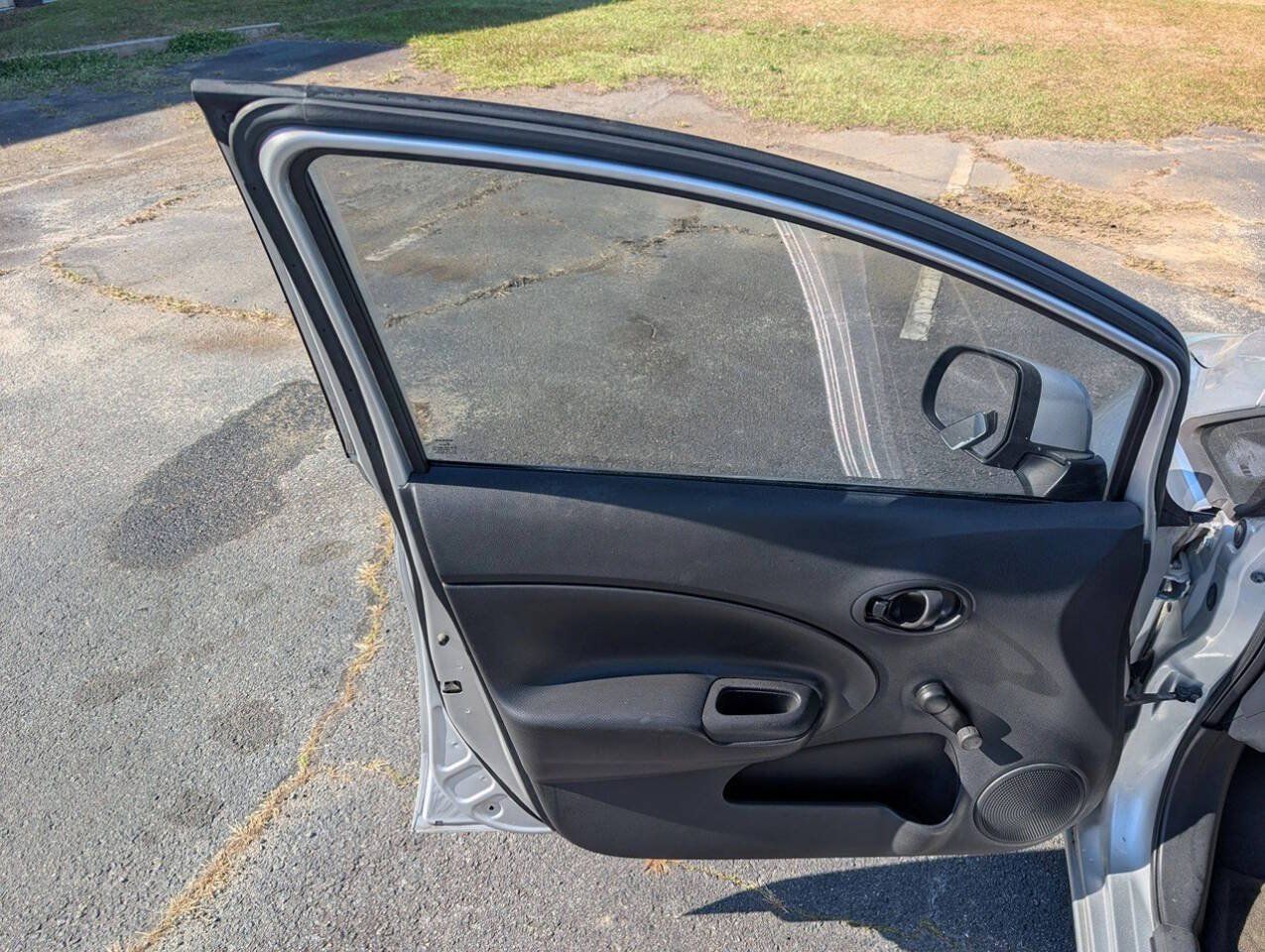 Used 2014 Nissan Versa Note S FWD image 17