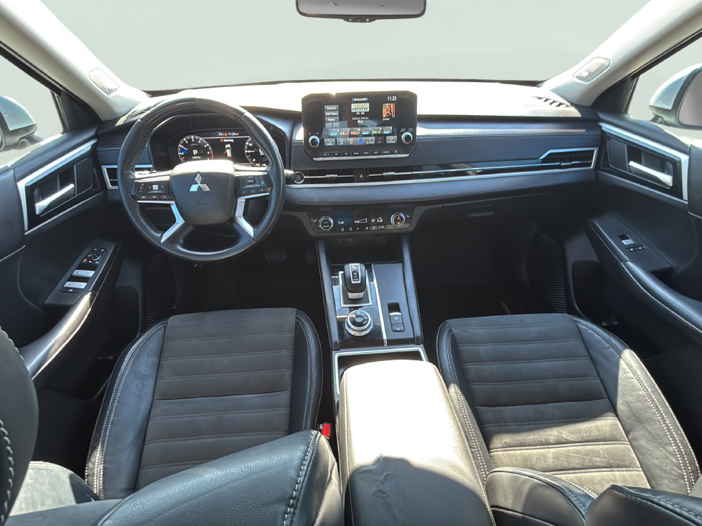 Used 2023 Mitsubishi Outlander SE FWD image 16