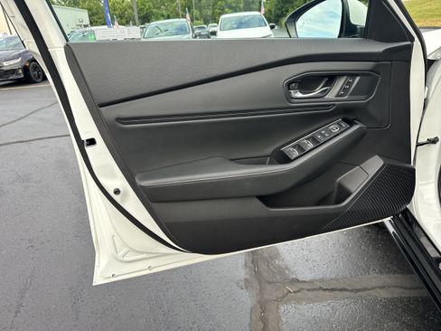 Used 2024 Honda Accord Touring image 9