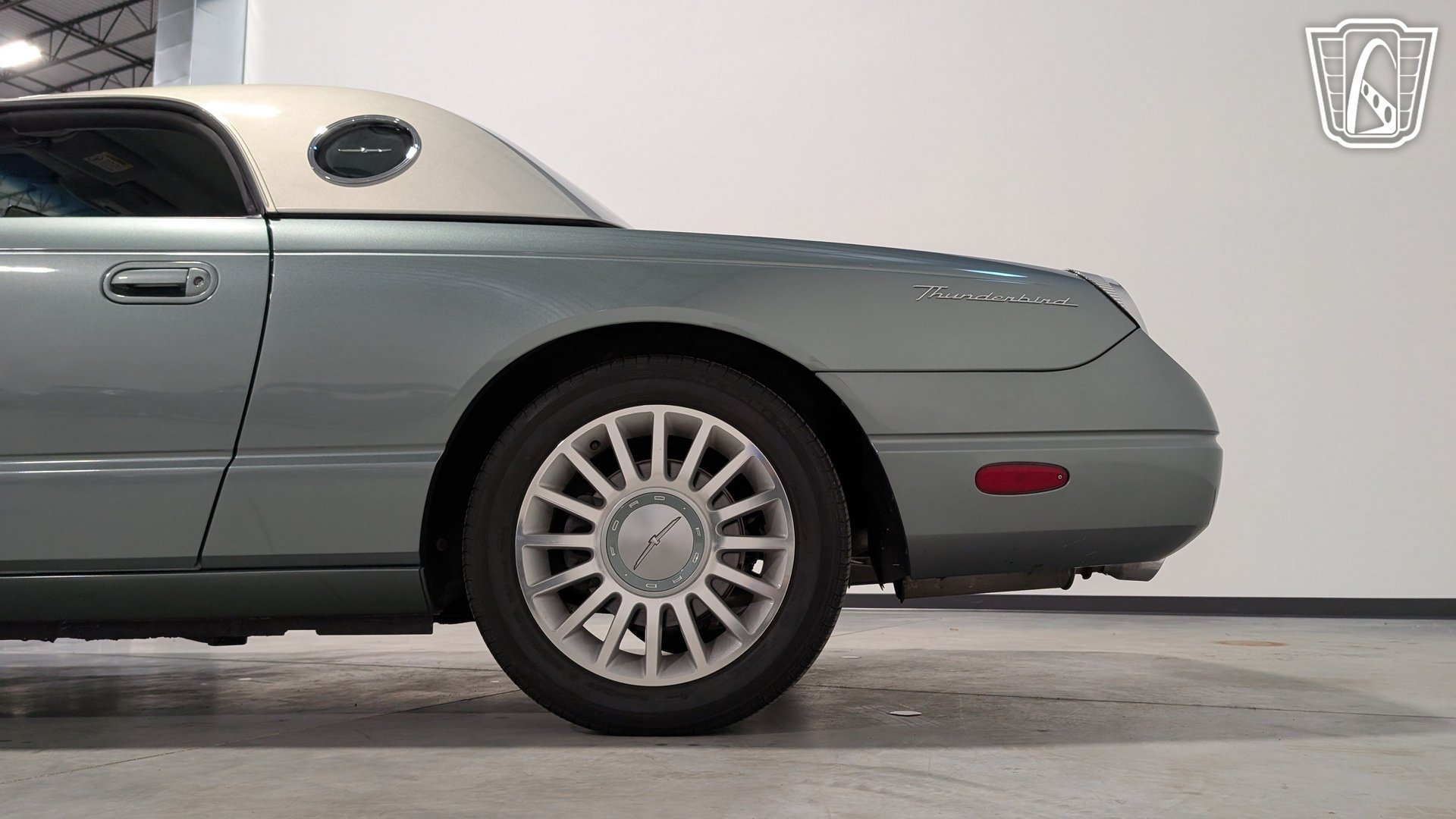 Used 2004 Ford Thunderbird Pacific Coast RWD image 34