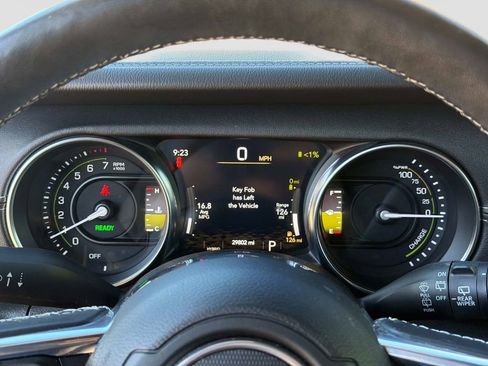 Used 2023 Jeep Wrangler Unlimited Sahara w/ Cold Weather Group AWD/4WD image 29