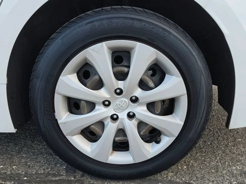 Used 2021 Toyota Corolla LE w/ Carpet Mat Package (TMS) FWD image 36