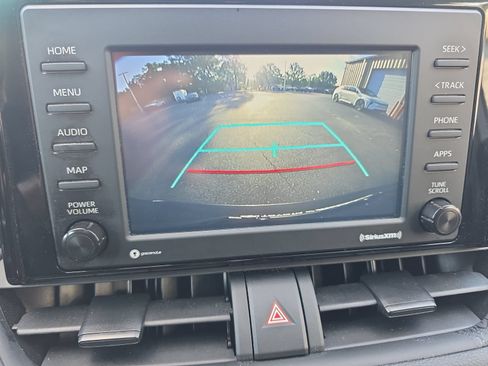 Used 2022 Toyota RAV4 XLE FWD image 22