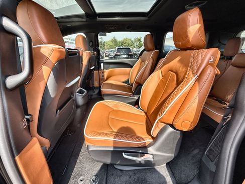 New 2026 Chrysler Pacifica Pinnacle image 25