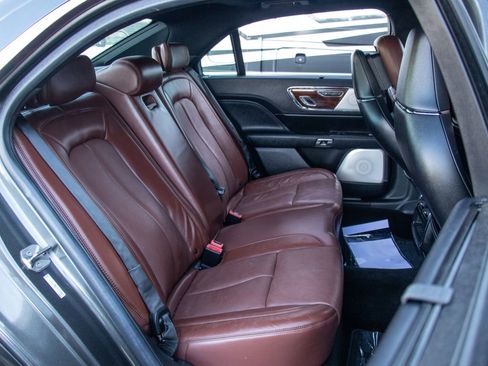 Used 2017 Lincoln Continental Reserve w/ Luxury Package image 22