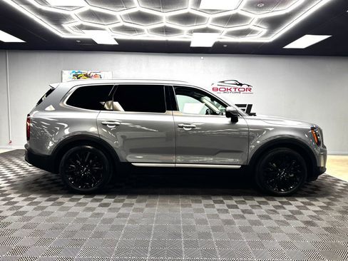 Used 2022 Kia Telluride SX w/ Towing Package image 16